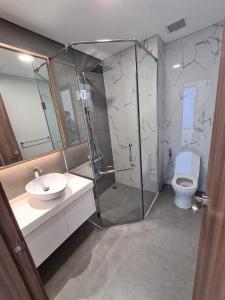 Không gian căn hộ Sunwah Pearl, Bình Thạnh Căn hộ Sunwah Pearl tầng 18 cửa hướng Tây Bắc, nội thất cơ bản.