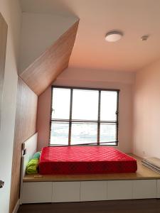 phòng ngủ căn hộ The Sun Avenue Căn hộ The Sun Avenue tầng trung, nội thất đầy đủ tiện nghi.