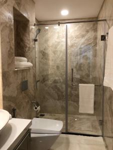 Phòng tắm Vinhomes Central Park Căn hộ Vinhomes Central Park tầng trung, đầy đủ nội thất
