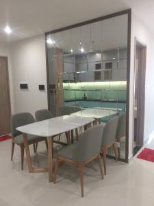 Căn hộ Vinhomes Grand Park, Quận 9 Căn hộ Vinhomes Grand Park tầng 26 có 3 phòng ngủ, đầy đủ nội thất.