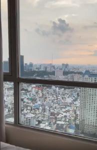 View căn hộ Vinhomes Central Park, Bình Thạnh Căn hộ Vinhomes Central Park tầng cao view nhìn ra nội khu tuyệt đẹp.