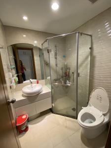 Căn hộ Vinhomes Central Park, Quận Bình Thạnh Căn hộ Vinhomes Central Park tầng 3 có 3 phòng ngủ, nội thất cơ bản.