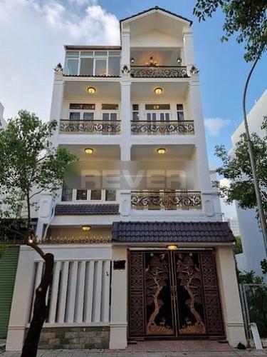 Mặt tiền biệt thự Quận 7 Biệt thự diện tích 130m2 kết cấu 1 trệt 3 lầu, khu vực ven sông mát mẻ.