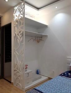 Tủ đa năng căn hộ RiverGate Residence Bán căn hộ officetel RiverGate Residence 1PN, tháp B, đầy đủ nội thất, view Bitexco