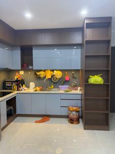 phòng bếp căn hộ sunrise riverside Bán căn hộ tầng cao Sunrise Riverside đầy đủ nội thất, dọn vào ở ngay.