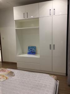 Phòng ngủ Vinhomes Central Park Căn hộ Vinhomes Central Park tầng trung, đầy đủ nội thất.