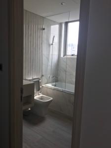 phòng tắm căn hộ Phú Mỹ Hưng Midtown Căn hô Phú Mỹ Hưng Midtown đầy đủ nội thất dọn vào ở ngay.