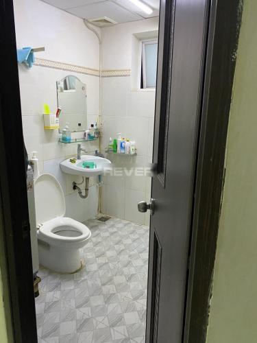 Phòng tắm bên trong Căn hộ Nhất Lan Căn hộ Chung cư Nhất Lan tầng 5 diện tích 50m2, nội thất cơ bản.