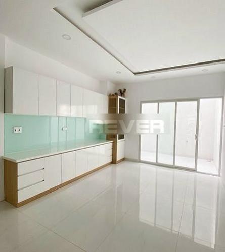 Nhà phố Quận 7 Nhà phố thiết kế kỹ lưỡng có 1 trệt 3 lầu diện tích 72m2, nội thất cơ bản.