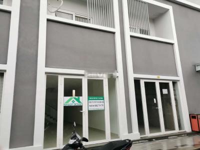 Bên ngoài Shop-house Moonlight Boulevard Shop-house Moonlight Boulevard cửa hướng Nam, diện tích sử dụng 170m2.