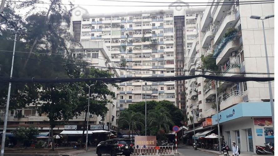 Căn hộ Ngô Tất Tố, Bình Thạnh Căn hộ Ngô Tất Tố tầng thấp view Landmark 81, cửa hướng Đông Nam.