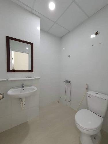 Bên trong căn hộ Topaz Elite Căn hộ Topaz Elite tầng 12 không nội thất, view mát mẻ