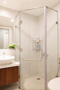 nhà tắm căn hộ Masteri An Phú Căn hộ tầng cao Masteri An Phú view thành phố.