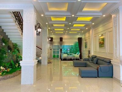 Biệt thự Quận 7 Biệt thự diện tích 130m2 kết cấu 1 trệt 3 lầu, khu vực ven sông mát mẻ.