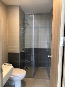 wc căn hộ The Sun Avenue Bán căn hộ The Sun Avenue tầng cao, nội thất đầy đủ, hiện đại.