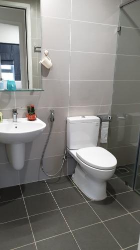 Phòng tắm Diamond Lotus, Quận 8 Căn hộ Diamond Lotus tầng trung, đầy đủ nội thất.