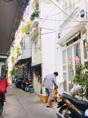 Đường hẻm nhà phố Quận 1 Nhà phố đường hẻm  Trần Quang Khải, sổ hồng đầy đủ, diện tích đất 28.6m2.