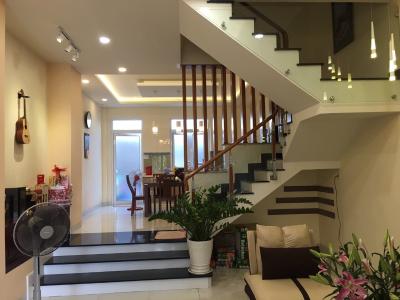 Phòng khách nhà phố Quận 7 Bán nhà 4 tầng đường số 8, Tân Phong, Quận 7, sổ hồng, thuộc KDC ven sông đối diện ĐH RMIT