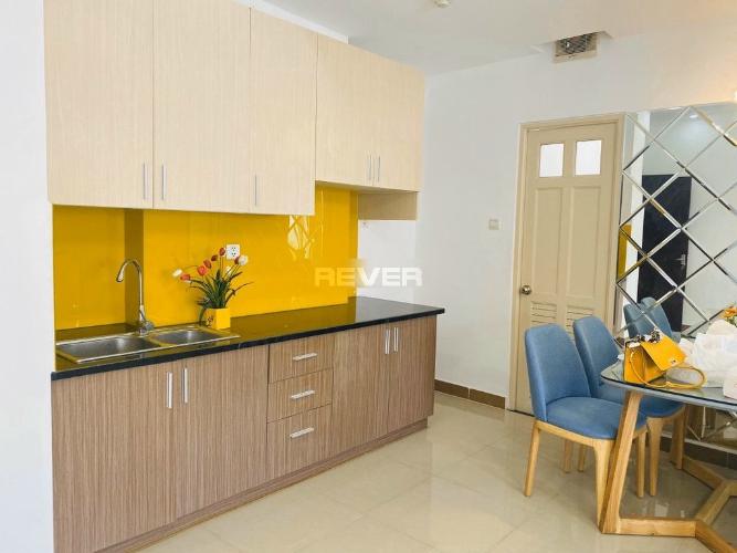 Phòng bếp chung cư Đức Khải, Quận 2 Căn hộ chung cư Đức Khải ban công hướng Đông, đầy đủ nội thất.