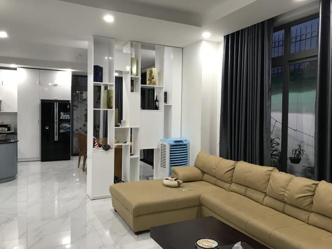 Biệt thự Quận 2 Biệt thự diện tích 165m2 được thiết kế sang trọng, bàn giao nội thất cơ bản.