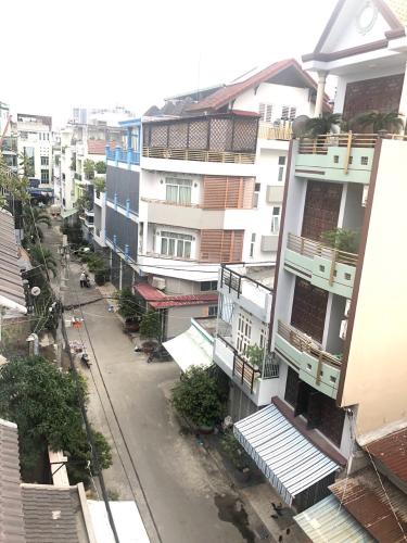 Nhà phố Quận Bình Tân Nhà phố mặt tiền đường nội bộ rộng 8m, diện tích 77.4m2.