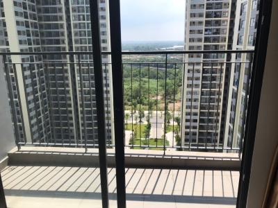 Ban công Vinhomes Grand Park Quận 9 Căn hộ Vinhomes Grand Park nội thất cơ bản, view nội khu hồ bơi.