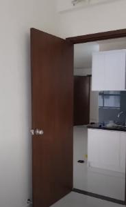 Phòng bếp căn hộ Green River, Quận 8 Căn hộ Green River cửa chính hướng Đông Bắc, view nội khu yên tĩnh.