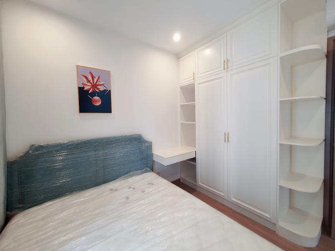 Phòng ngủ căn hộ Vinhomes Grand Park Căn hộ Vinhomes Grand Park bàn giao nội thất đầy đủ, view thành phố.