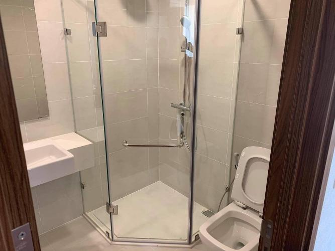 Phòng tắm Eco Green Saigon Căn hộ Eco Green Saigon đầy đủ tiện nghi, view thành phố.