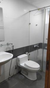 Phòng tắm Him Lam Chợ Lớn Quận 6 Căn hộ Him Lam Chợ Lớn hướng Đông Nam, đầy đủ nội thất.