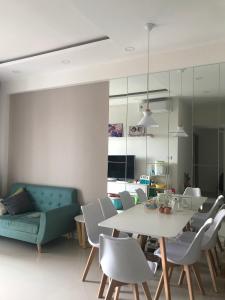 Phòng khách The Sun Avenue, Quận 2 Căn hộ The Sun Avenue nội thất đầy đủ, view Đông Nam.