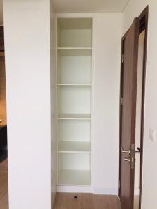 Căn hộ Kingdom 101, Quận 10 Căn hộ Kingdom 101 tầng thấp, nội thất đầy đủ.