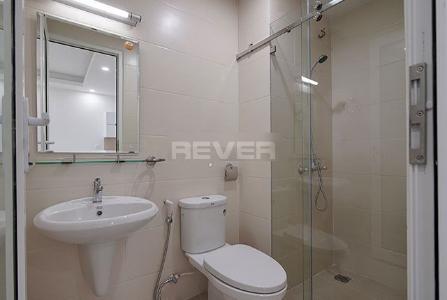 Phòng tắm căn hộ Moonlight Boulevard Căn hộ Moonlight Boulevard ban công hướng Nam rộng, view thành phố.