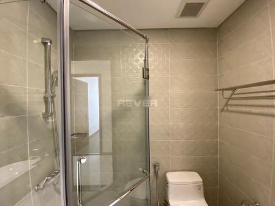 Phòng tắm , Căn hộ Vinhomes Central Park , Quận Bình Thạnh Căn hộ tầng 27 Vinhomes Central Park gồm 3 phòng ngủ, đầy đủ nội thất.