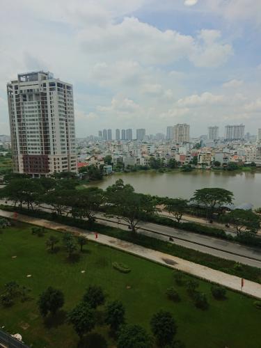 View Eco Green Saigon Căn hộ Eco Green Saigon tầng thấp, view thành phố sầm uất.