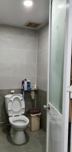 Phòng tắm NewTown Apartment, Thủ Đức Căn hộ Newtown Apartment hướng Đông Nam, nội thất cơ bản.