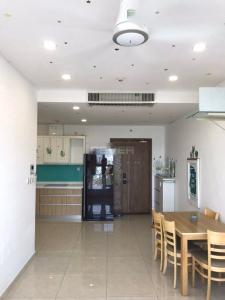 Phòng bếp The Golden Star, Quận 7 Căn hộ Golden Star đầy đủ nội thất, hướng Đông Nam.