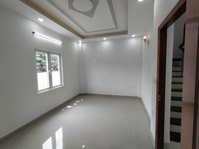 Nhà phố Quận 9 Nhà phố hẻm xe hơi đường số 8, kết cấu 1 trệt 2 lầu, không nội thất.