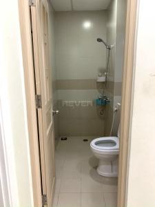 Phòng tắm căn hộ Toky Tower, Quận 12 Căn hộ Toky Tower tầng 4 view thành phố, nội thất đầy đủ.