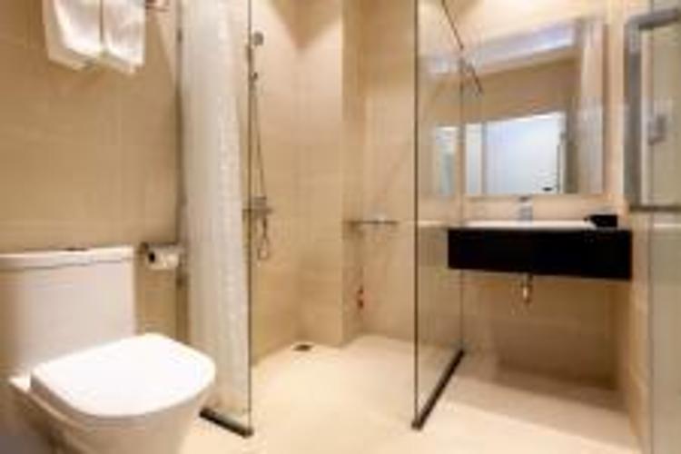 Toilet Căn Hộ Dịch Vụ Quận 10 Cho thuê Căn hộ Dịch vụ tại quận 10, diện tích 35m2 - 1 phòng ngủ, đầy đủ nội thất