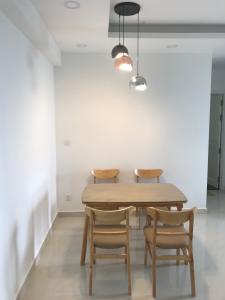 phòng ăn căn hộ sài gòn mia Bán căn hộ 2 phòng ngủ Saigon Mia đầy đủ nội thất, dọn ở ngay.