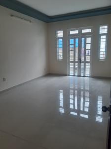 Phòng ngủ nhà phố Trương Phước Phan, Bình Tân Nhà phố hướng Đông Nam, mặt tiền đường tỉnh lộ 10 rộng rãi.