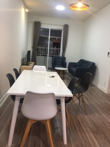 Phòng khách căn hộ Lexington Residence, Quận 2 Căn hộ Lexington Residence cửa chính hướng Đông, ban công hướng Tây.