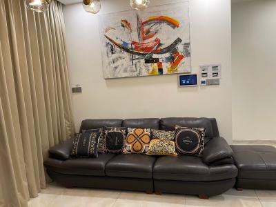 Phòng khách Vinhomes Golden River, Quận 1 Căn hộ Vinhomes Golden River tầng thấp, nội thất tiện nghi.