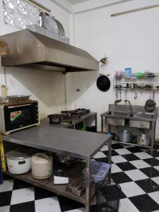 Mặt bằng kinh doanh Nguyễn Hữu Cảnh, Bình Thạnh Mặt bằng hướng Đông Bắc, trong hẻm đường nhựa xe hơi ra vào.