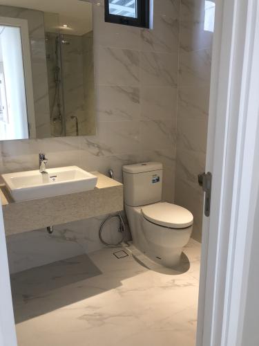 Phòng tắm Diamond Island Quận 2  Căn hộ Diamond Island tầng trung, view thành phố lung linh về đêm.