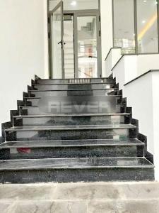 Nhà phố Quận 7 Nhà phố có sổ đỏ diện tích 94m2, khu dân cư văn minh và yên tĩnh.