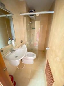 Phòng tắm căn hộ The CBD Premium Home, Quận 2 Căn hộ tầng 14 The CBD Premium Home cửa hướng Đông, view thoáng mát.
