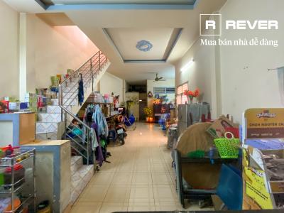 Phòng khách nhà phố Quận 7 Nhà hẻm Huỳnh Tấn Phát, Quận 7, cách công viên Tân Thuận 500m