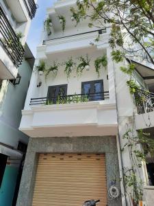 Mặt tiền phố Quận Phú Nhuận Nhà mặt tiền 1 trệt 2 lầu Q.Phú Nhuận hướng Tây, sổ hồng riêng.